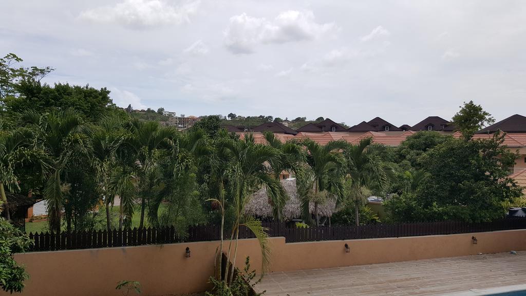 Apt 12, Executive Suites Ja - Palms Enfield Exteriör bild