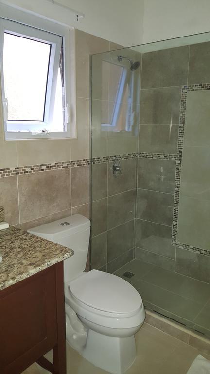 Apt 12, Executive Suites Ja - Palms Enfield Exteriör bild