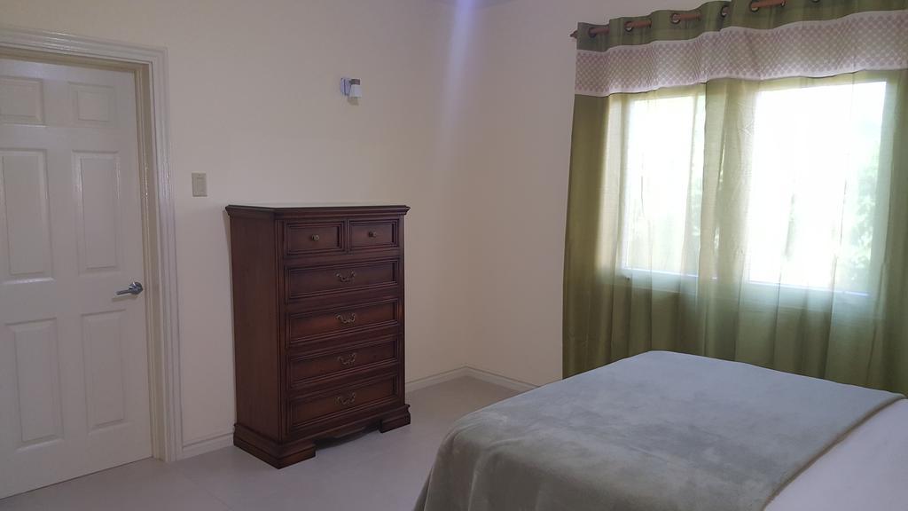 Apt 12, Executive Suites Ja - Palms Enfield Exteriör bild
