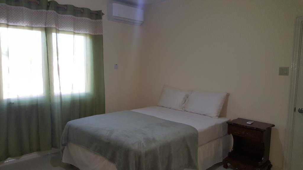 Apt 12, Executive Suites Ja - Palms Enfield Exteriör bild
